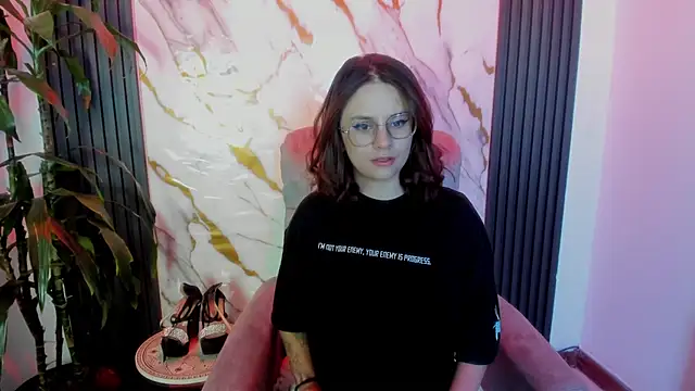 kassandra james online show from February 2026 01:55:02 PM