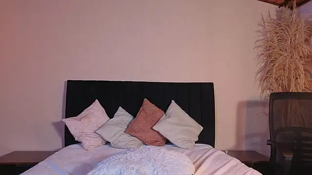 kassandra james online show from June 2026 12:14:01 PM