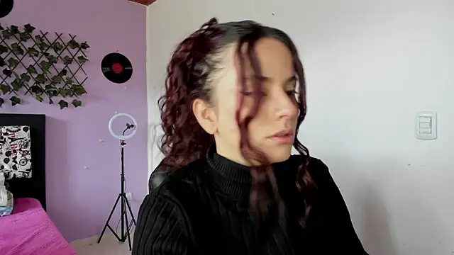 kassandra james online show from February 2025 03:03:01 PM