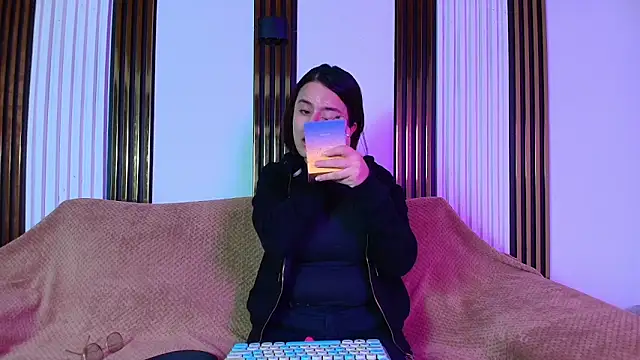 kassandra james online show from February 2026 01:24:02 PM