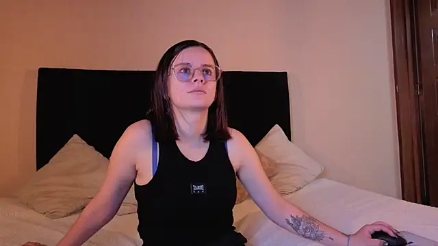 kassandra james online show from November 2025 04:19:02 PM