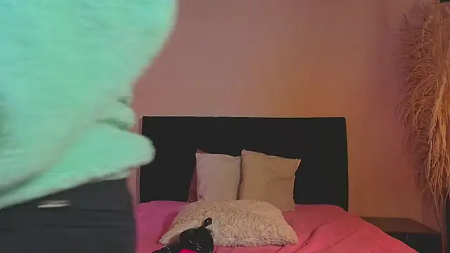 kassandra james online show from July 2026 07:05:02 PM