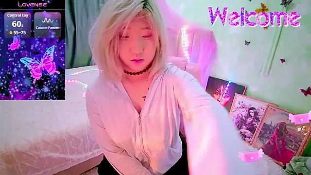 Akemilun online show from March 2026 05:42:02 PM