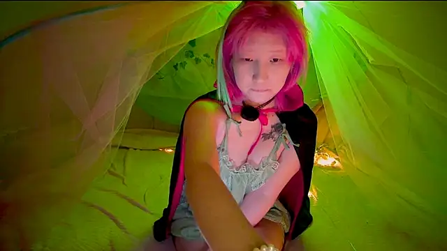 Akemilun online show from November 2025 11:59:02 AM