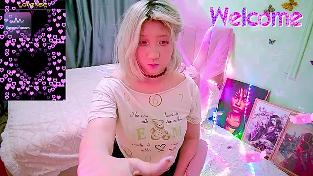 Akemilun online show from March 2026 05:14:02 PM