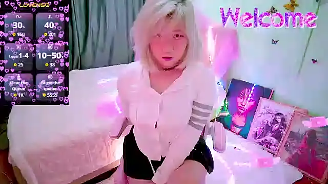 Akemilun online show from March 2026 04:52:01 PM