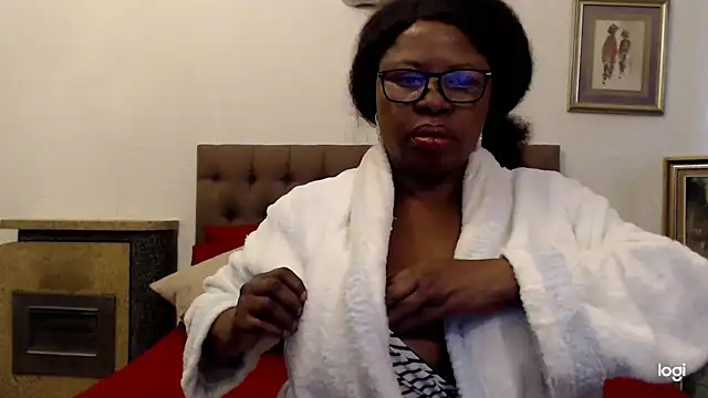 OmegaLipps online show from December 2025 04:18:02 AM