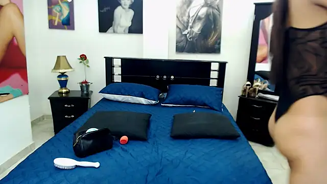 Snapshot of VeronicaReynolds chatting on March 2025 12:12:01 PM VeronicaReynolds online show from March 2025 12:12:01 PM