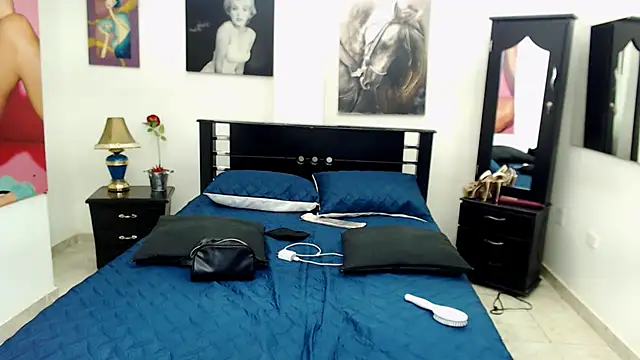 Snapshot of VeronicaReynolds chatting on February 2025 03:15:02 PM VeronicaReynolds online show from February 2025 03:15:02 PM