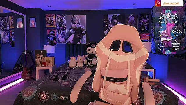 LanaKyutt online show from November 2025 12:37:02 PM