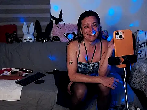 Snapshot of Gikitrans76 chatting on April 2026 01:01:02 AM Gikitrans76 online show from April 2026 01:01:02 AM