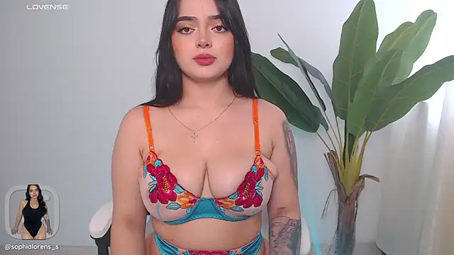 Snapshot of sophialorens_s chatting on March 2025 07:30:01 PM sophialorens s online show from March 2025 07:30:01 PM