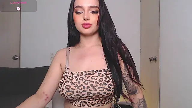 sophialorens s online show from May 2026 06:09:01 PM