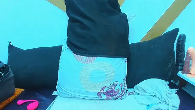 SashaBigSquirt online show from November 2025 03:17:02 AM