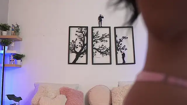 sofi crush online show from March 2025 06:32:01 PM