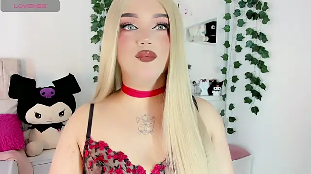 Snapshot of cattriona_muller chatting on June 2026 05:12:02 AM cattriona muller online show from June 2026 05:12:02 AM