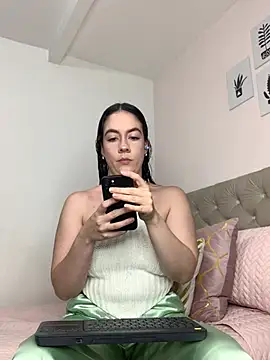 Snapshot of ImAlicee chatting on January 2026 10:35:02 PM ImAlicee online show from January 2026 10:35:02 PM