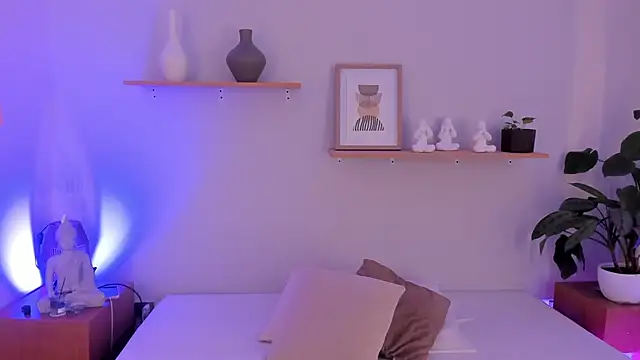 Snapshot of moll1e_ chatting on March 2025 02:01:02 PM moll1e online show from March 2025 02:01:02 PM