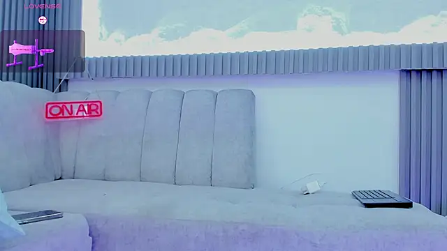 Apolo Bianco  online show from November 2025 11:52:01 PM