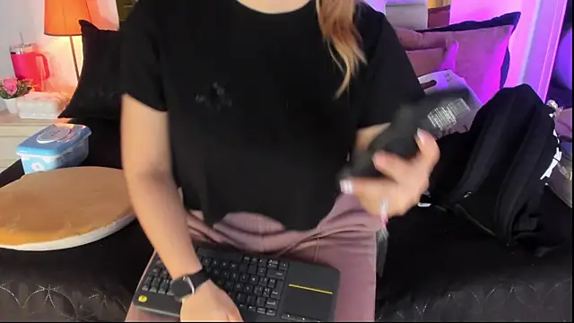 emmy r online show from November 2025 12:05:02 PM