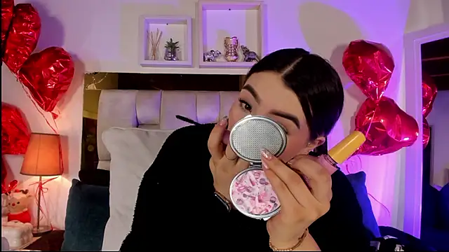 Snapshot of emmy_r chatting on February 2026 12:12:01 PM emmy r online show from February 2026 12:12:01 PM