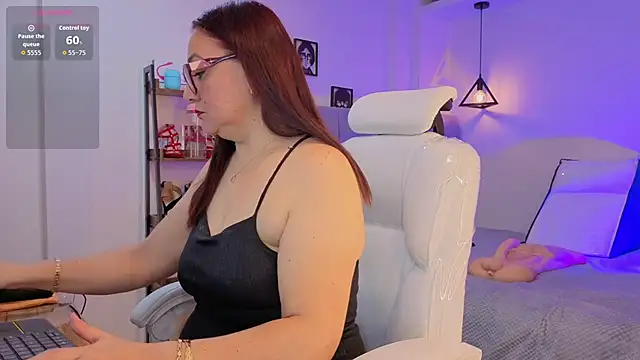 lady nylon  online show from February 2026 11:43:01 AM