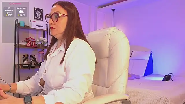 lady nylon  online show from January 2026 12:44:02 PM