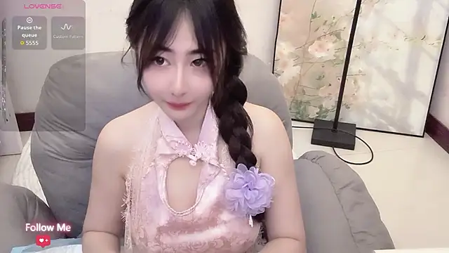 qiqi-- online show from May 2026 04:10:01 AM