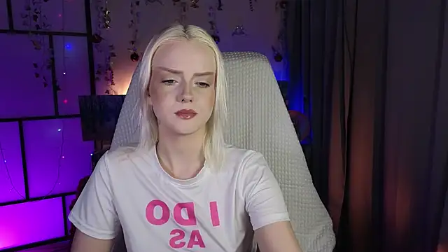 ImBonBon online show from April 2026 12:14:02 AM