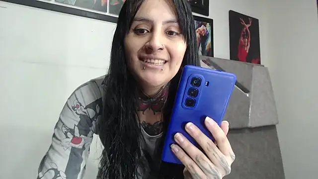 emma onassis 17 online show from December 2025 01:49:02 AM