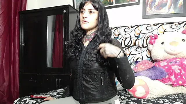 emma onassis 17 online show from September 2025 01:16:02 AM