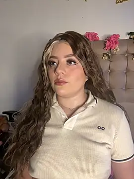 Jullieetta online show from November 2025 11:59:02 AM