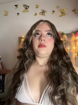 Jullieetta online show from February 2026 12:00:01 PM