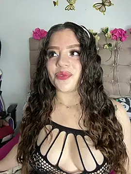 Jullieetta online show from June 2026 03:56:02 PM
