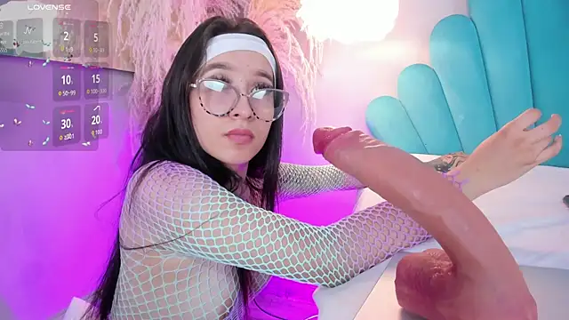 EriKlein online show from November 2025 09:04:01 PM