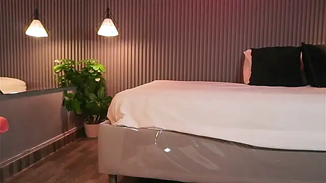 EriKlein online show from March 2026 07:25:02 PM