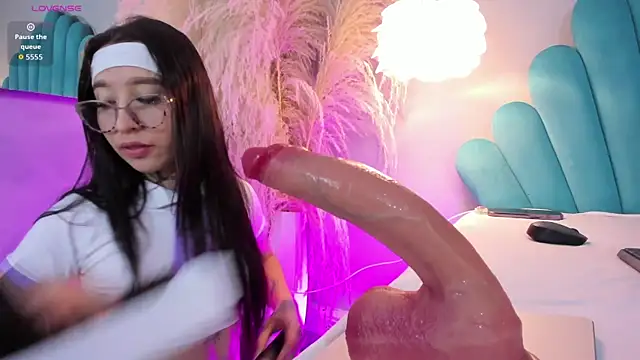 EriKlein online show from November 2025 10:52:02 PM