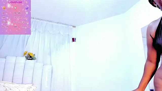 Snapshot of RoxannaBlanche chatting on September 2025 08:08:01 AM RoxannaBlanche online show from September 2025 08:08:01 AM