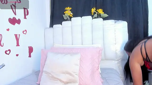 RoxannaBlanche online show from March 2026 01:00:01 PM