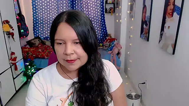 Snapshot of claryssa_ chatting on December 2025 08:13:01 PM claryssa online show from December 2025 08:13:01 PM