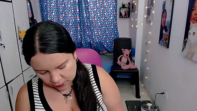 Snapshot of claryssa_ chatting on October 2025 07:44:02 PM claryssa online show from October 2025 07:44:02 PM