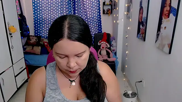 Snapshot of claryssa_ chatting on December 2025 07:59:02 PM claryssa online show from December 2025 07:59:02 PM