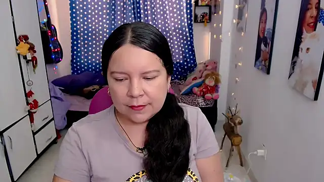 Snapshot of claryssa_ chatting on February 2026 09:02:02 PM claryssa online show from February 2026 09:02:02 PM