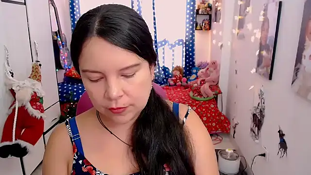 Snapshot of claryssa_ chatting on December 2024 04:12:01 PM claryssa online show from December 2024 04:12:01 PM