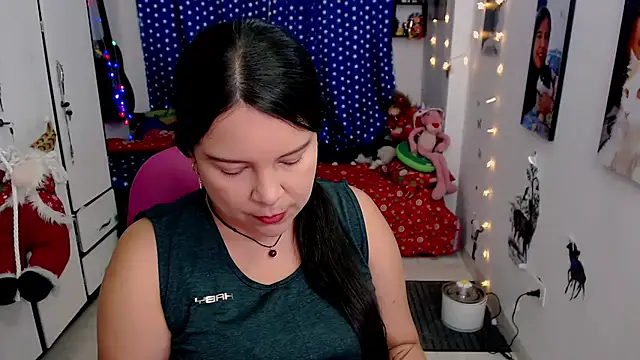 Snapshot of claryssa_ chatting on December 2024 10:47:02 PM claryssa online show from December 2024 10:47:02 PM