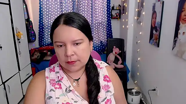 Snapshot of claryssa_ chatting on November 2025 08:23:01 PM claryssa online show from November 2025 08:23:01 PM