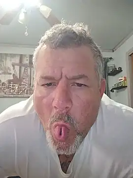 bigdoog8 online show from May 2026 08:19:01 PM