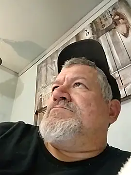 bigdoog8 online show from April 2026 07:16:02 PM