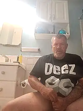 bigdoog8 online show from April 2026 11:11:01 PM