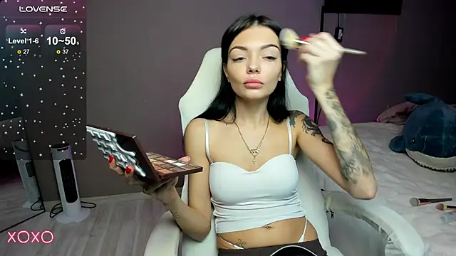 Mariella Adamss online show from November 2025 10:53:01 AM